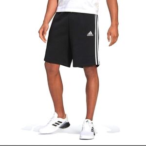 Adidas Essentials Fleece 3-Stripes Shorts Nike Jordan Project Rock Joggers XL